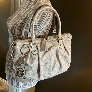 🛑 1 hour sale. Gucci, Cream Ivory Leather Gucci Handbag, w/ COA
